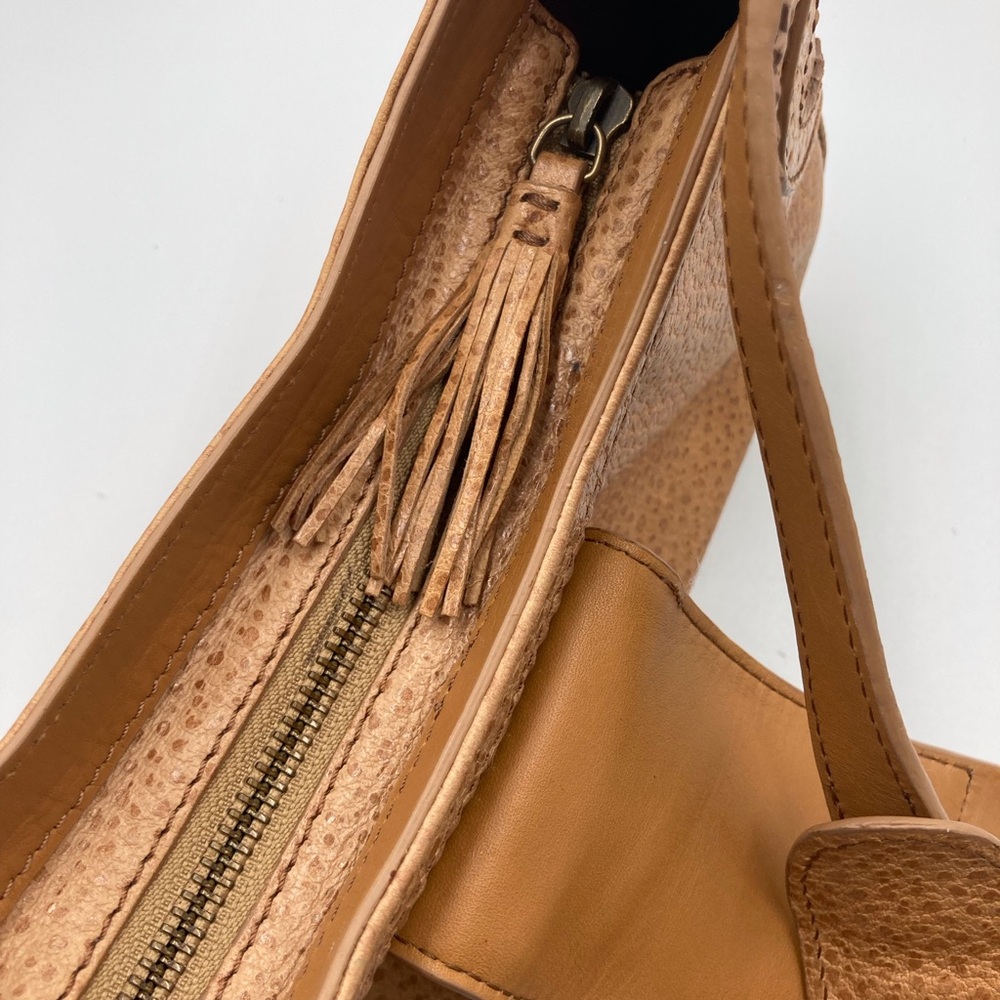 Via Spiga Vintage Tan Western vibe pebbled leather shoulder bag - Picture 7 of 15